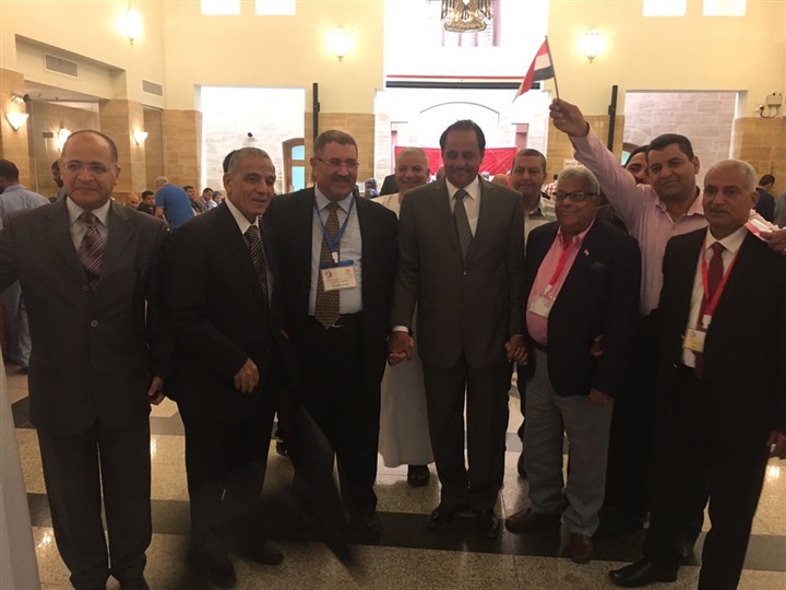 بالصور.. إقبال كبير علي المشاركة في الانتخابات الرئاسية أمام القنصلية المصرية بجدة