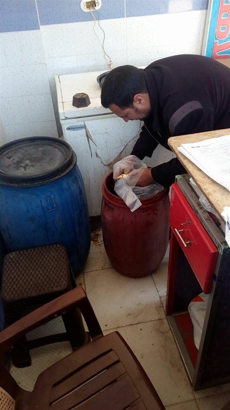 بالصور.. ضبط 200 كيلو فسيخ فاسد في كفر الشيخ