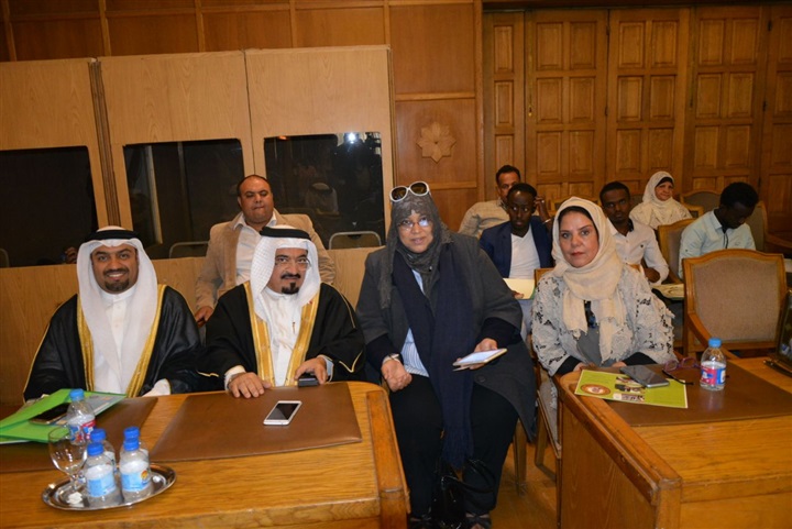 السندى يهدى فوزه الى جلالة الملك حمد بن عيسى آل خليفة ملك مملكة البحرين السندى يهدى فوزه الى جلالة الملك حمد بن عيسى آل خليفة ملك مملكة البحرين