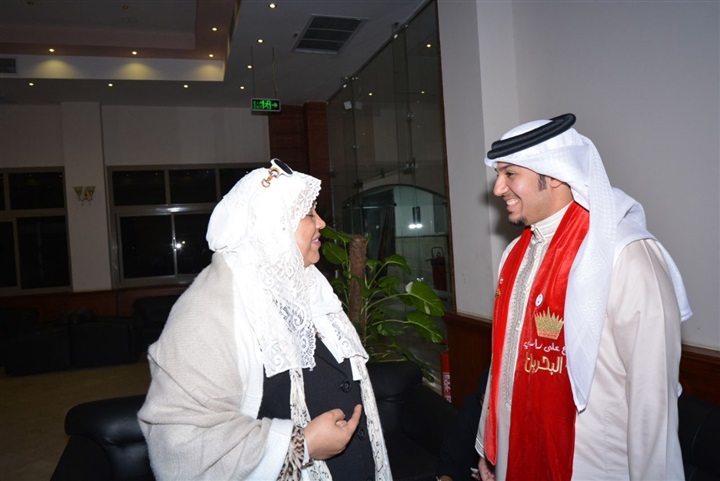 السندى يهدى فوزه الى جلالة الملك حمد بن عيسى آل خليفة ملك مملكة البحرين السندى يهدى فوزه الى جلالة الملك حمد بن عيسى آل خليفة ملك مملكة البحرين