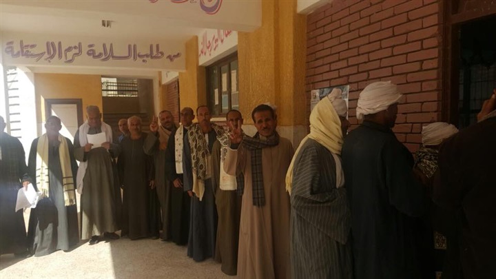 بالصور.. إقبال كبير على التصويت بمراكز محافظة المنيا