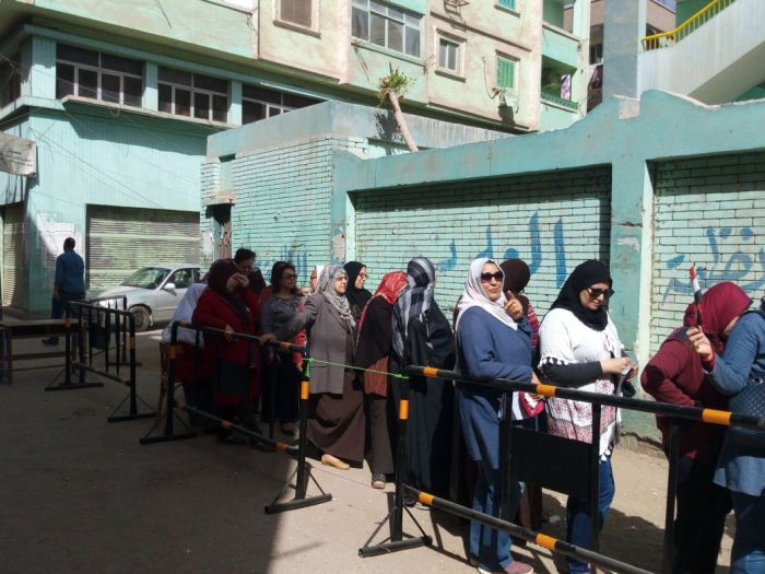 بالصور.. توافد المواطنين بالشرقية على اللجان الإنتخابية 