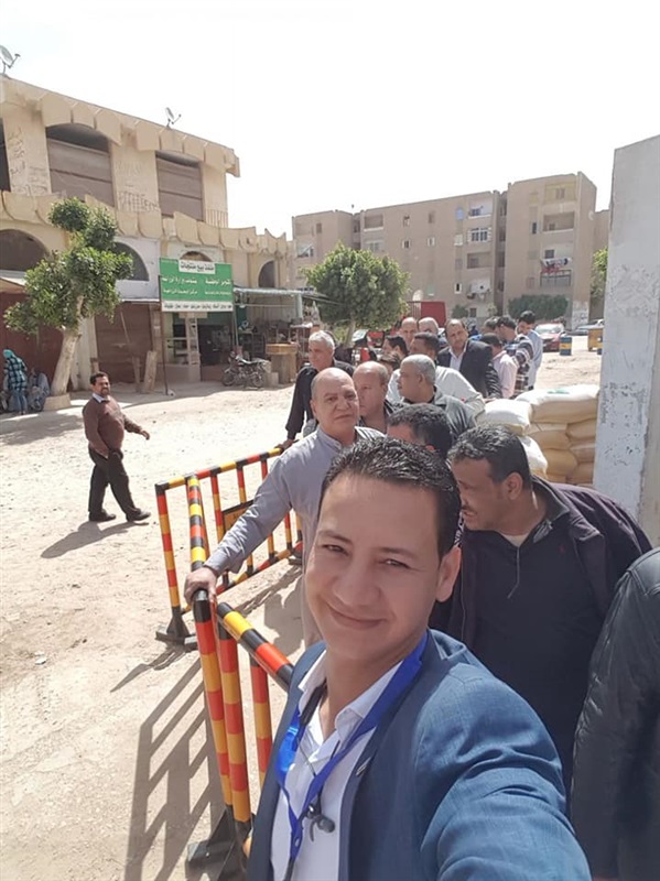 بالصور.. إقبال كثيف من المواطنين فى العاشر من رمضان للمشاركة فى الانتخابات الرئاسية 