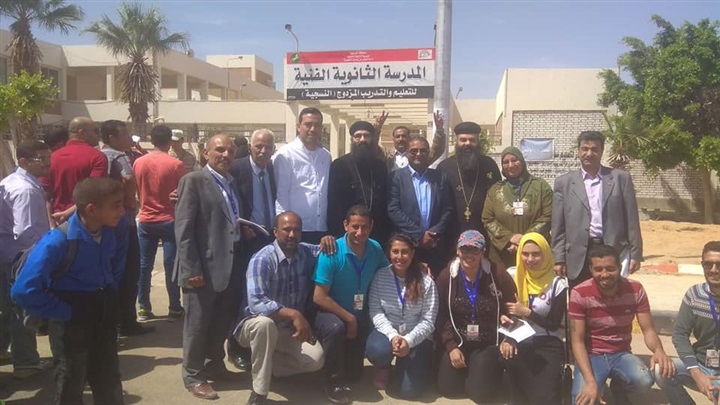 بالصور.. إقبال كثيف من المواطنين فى العاشر من رمضان للمشاركة فى الانتخابات الرئاسية 