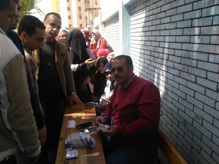 بالصور.. إقبال ملحوظ للناخبين بمدارس الإسكندرية مع أول يوم بالإنتخابات الرئاسية