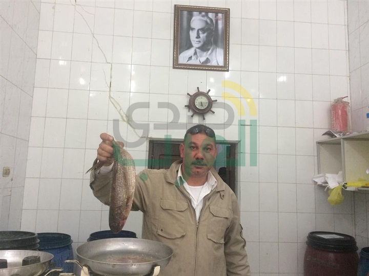 بالصور...سوق "الفسيخ" بكفر الشيخ قِبلة المشاهير والمواطنين في "شم النسيم"