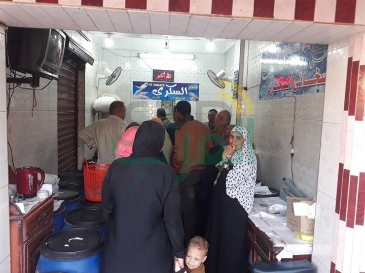 بالصور...سوق "الفسيخ" بكفر الشيخ قِبلة المشاهير والمواطنين في "شم النسيم"