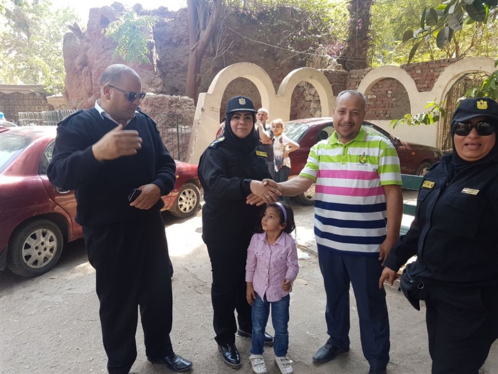 بالصور.. الشرطة النسائية تنتشر فى الحدائق العامة وغياب تام للمتحرشين