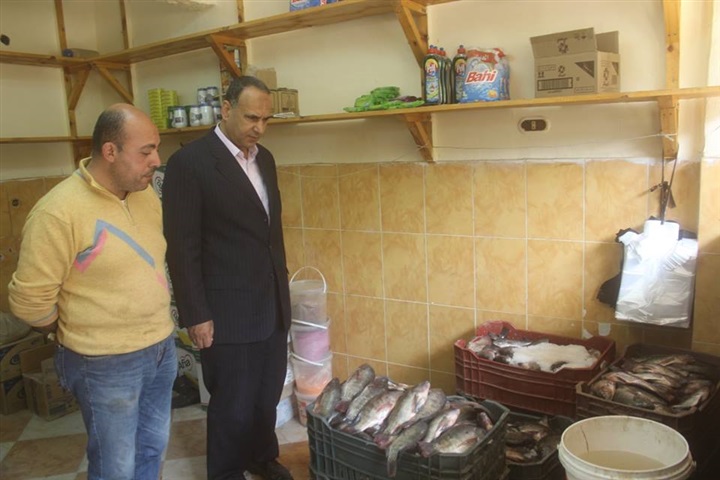 بالصور.. مساعد محافظ كفر الشيخ يتابع منفذ بيع منتجات "غليون" بدسوق
