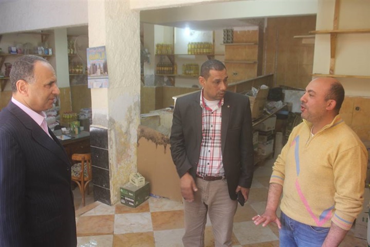 بالصور.. مساعد محافظ كفر الشيخ يتابع منفذ بيع منتجات "غليون" بدسوق
