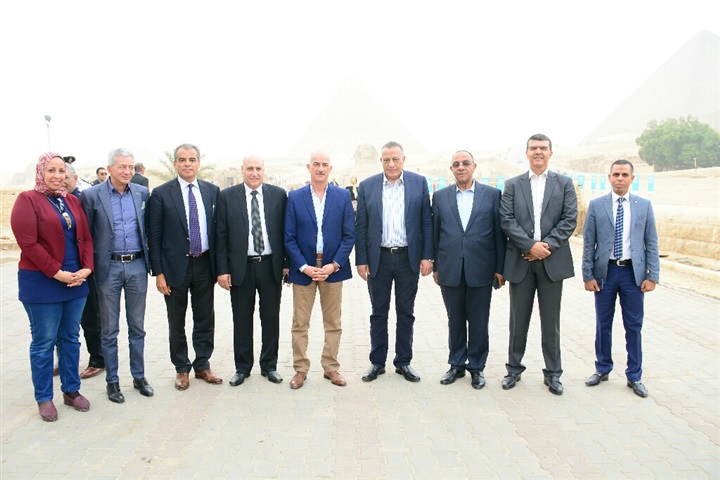 بالصور.. وفد قبرصي يوناني من الأهرامات: "تحيا مصر" بالصور.. وفد قبرصي يوناني من الأهرامات: "تحيا مصر"