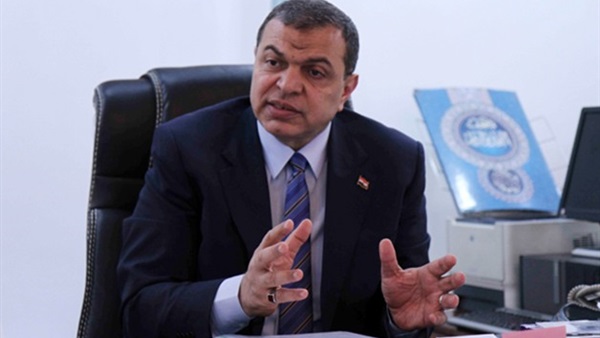 وزير القوى العاملة،
