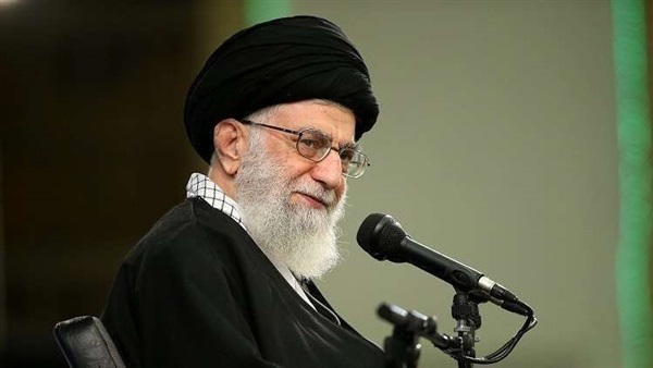 على خامنئى