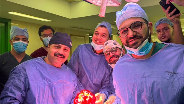 فريق طبي بسوهاج الجامعي