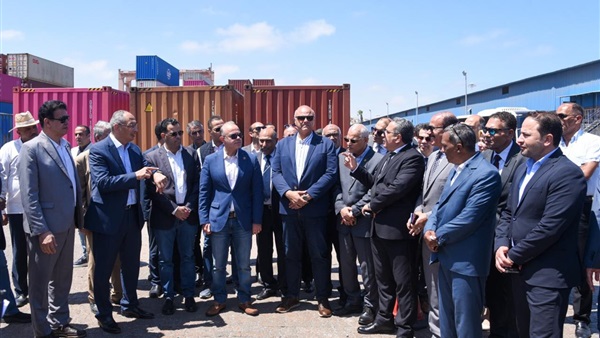 المحافظ ووزير الاستثمار