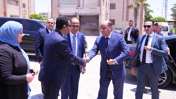 وزير العمل يفتتح