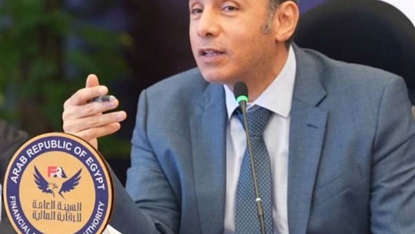  الدكتور إسلام عزام