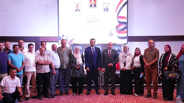 وزير العمل ومحافظ