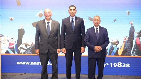وزير الشباب والرياضة