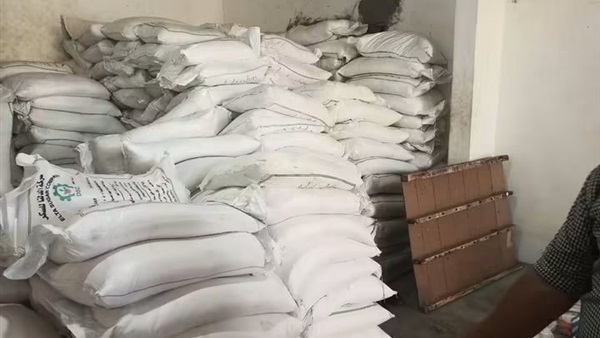 أطنان سكر مجهول المصدر