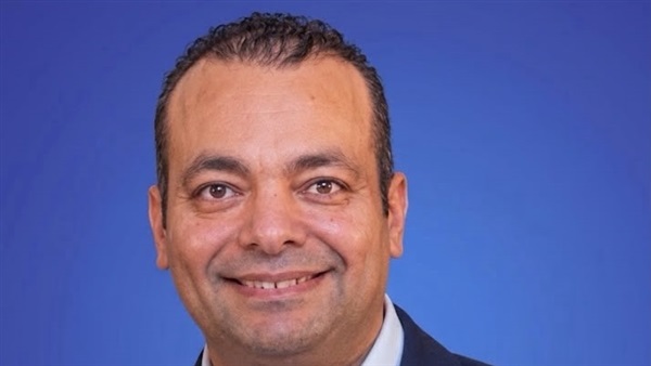 الدكتور أحمد صقر