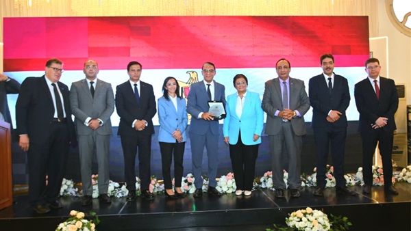 محافظ البحيرة ونائب