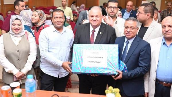 تكريم محمد عميرة