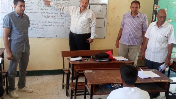 أثناء تفقد مدارس