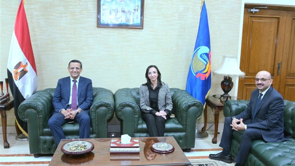 محافظ البحيرة تستقبل