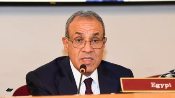 الدكتور بدر عبد العاطي