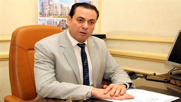 الدكتور مصطفى الوكيل،