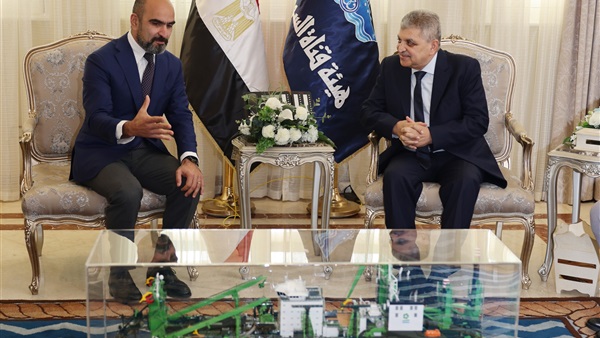 قناة السويس تبحث
